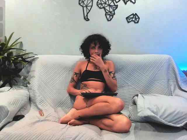 LeahLoo webcam