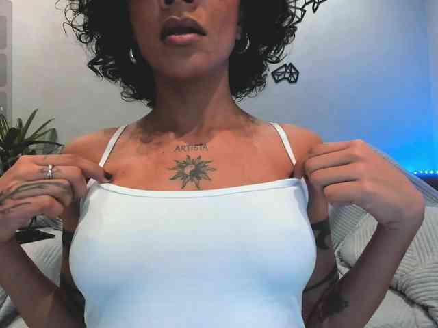 LeahLoo webcam