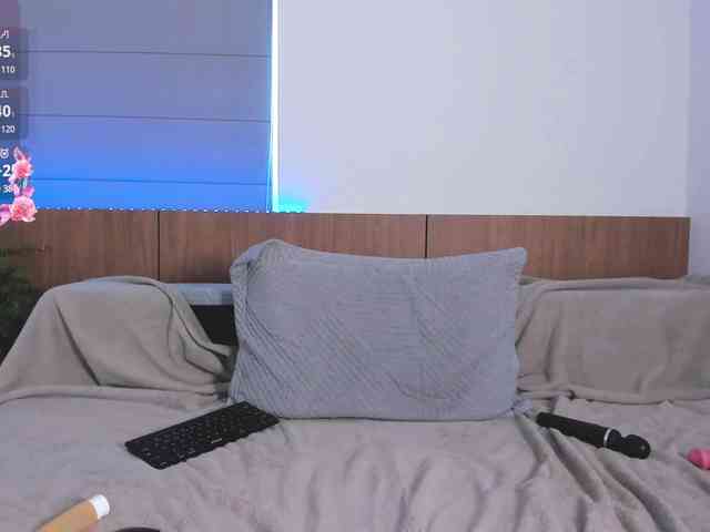 LeahLoo webcam