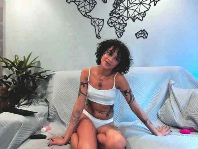 LeahLoo webcam