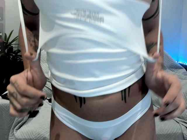 LeahLoo webcam