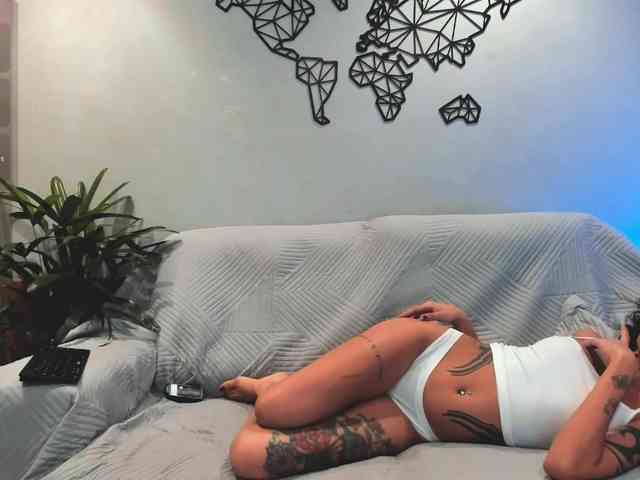 LeahLoo webcam