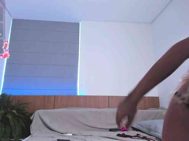 LeahLoo webcam