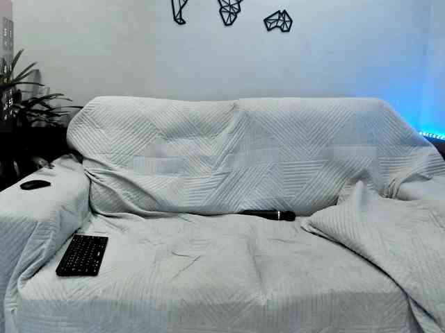 LeahLoo webcam