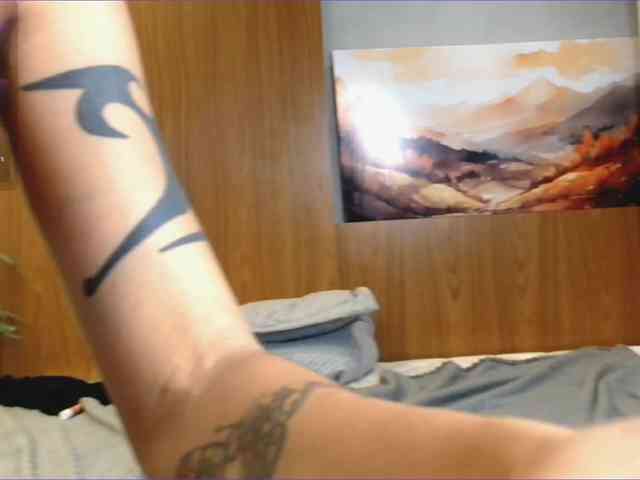 LeahLoo webcam