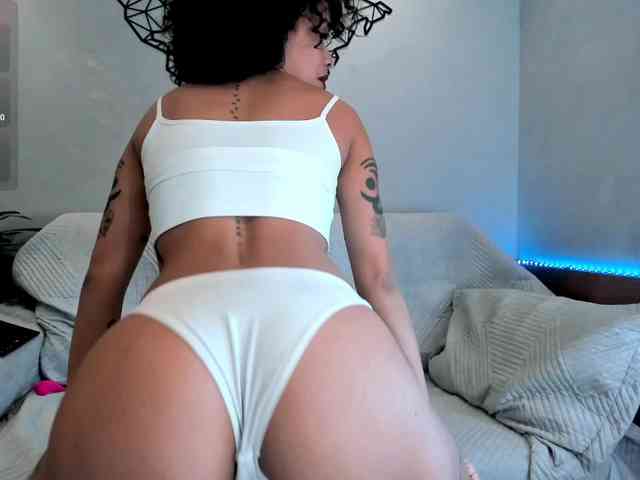 LeahLoo webcam