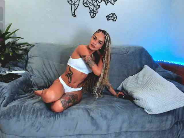 LeahLoo webcam
