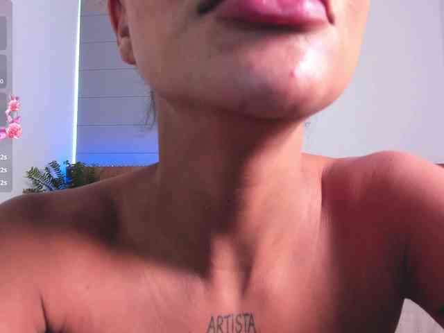 LeahLoo webcam