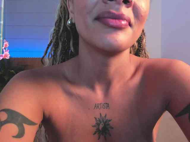 LeahLoo webcam