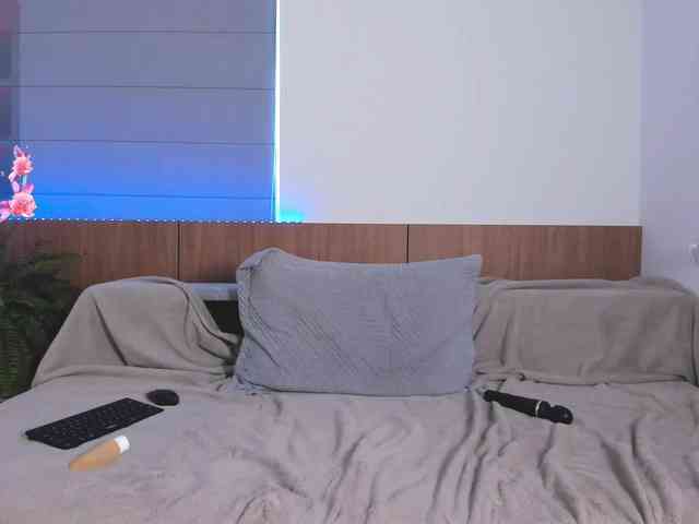 LeahLoo webcam