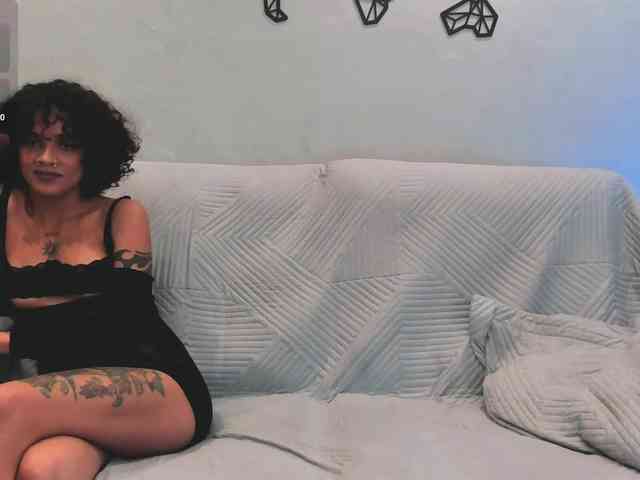LeahLoo webcam