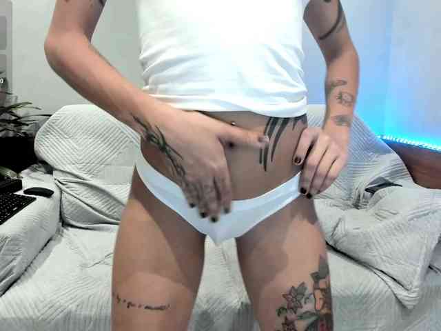 LeahLoo webcam