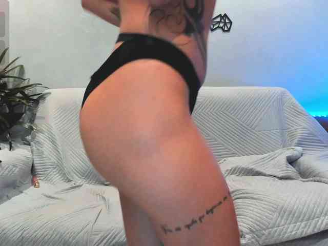 LeahLoo webcam