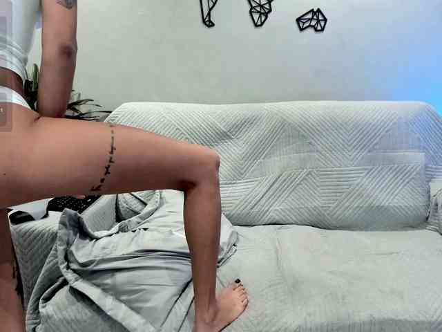 LeahLoo webcam