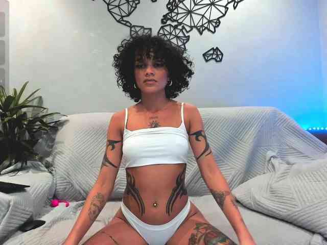 LeahLoo webcam