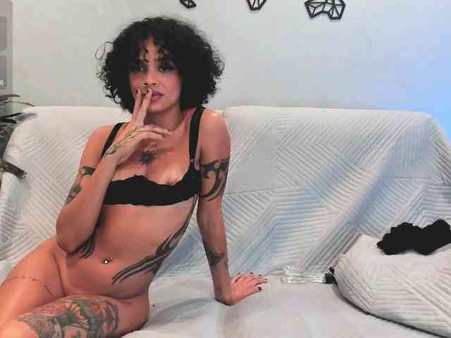 LeahLoo webcam