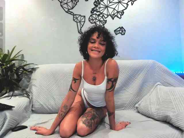 LeahLoo webcam
