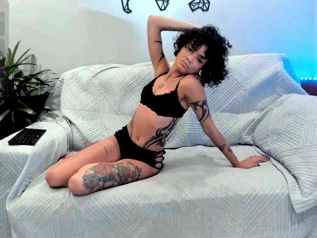 LeahLoo webcam