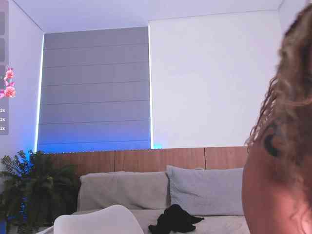 LeahLoo webcam