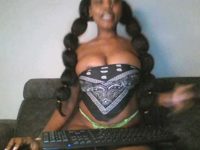 Sweetberry77 webcam bongacams model stream image