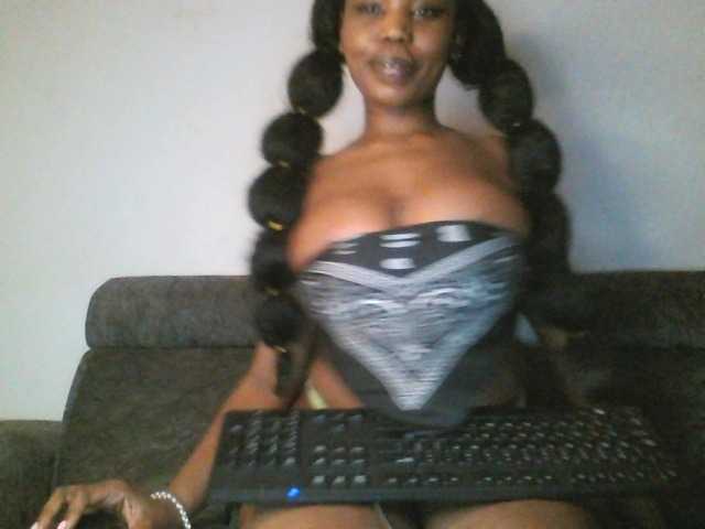 Sweetberry77 webcam bongacams model stream image