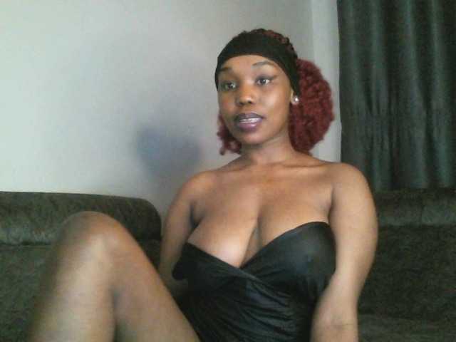 Sweetberry77 webcam bongacams model stream image