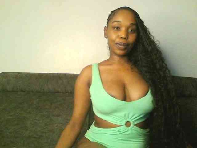 Sweetberry77 webcam