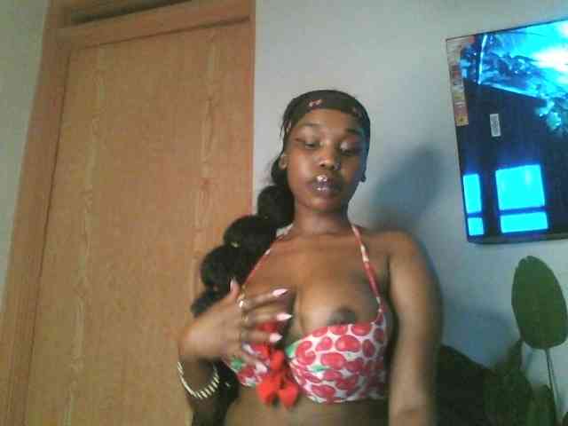 Sweetberry77 webcam