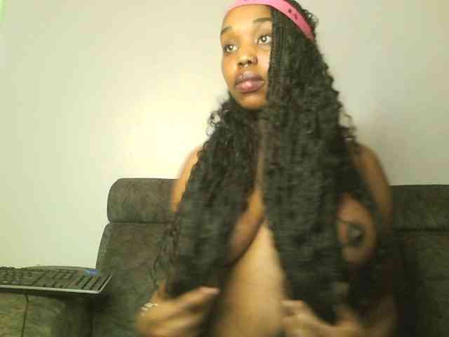 Sweetberry77 webcam
