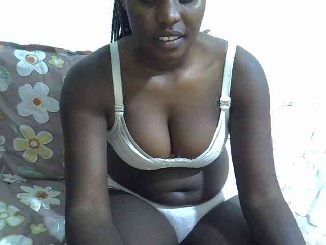Paris-Ess Live Webcam on BongaCams