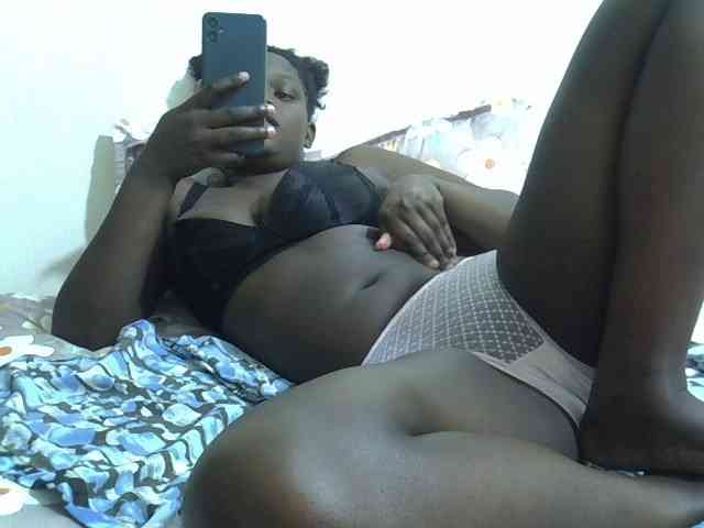 Paris-Ess Live Webcam on BongaCams
