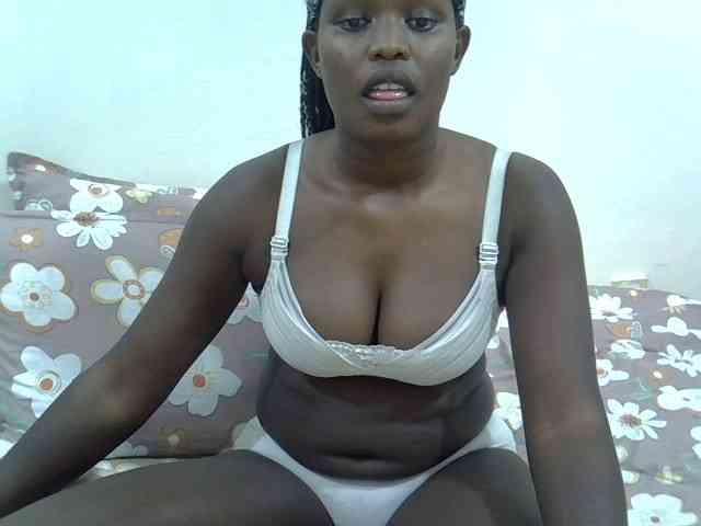 Paris-Ess Live Webcam on BongaCams