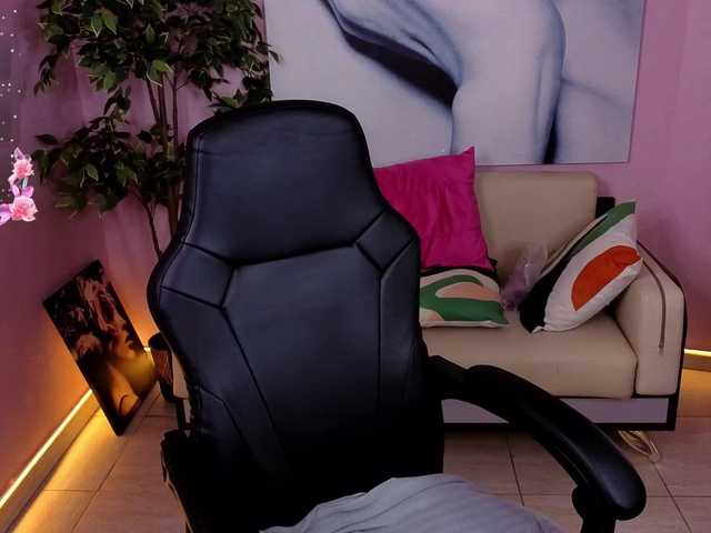 KarolinRid's BongaCams show and profile