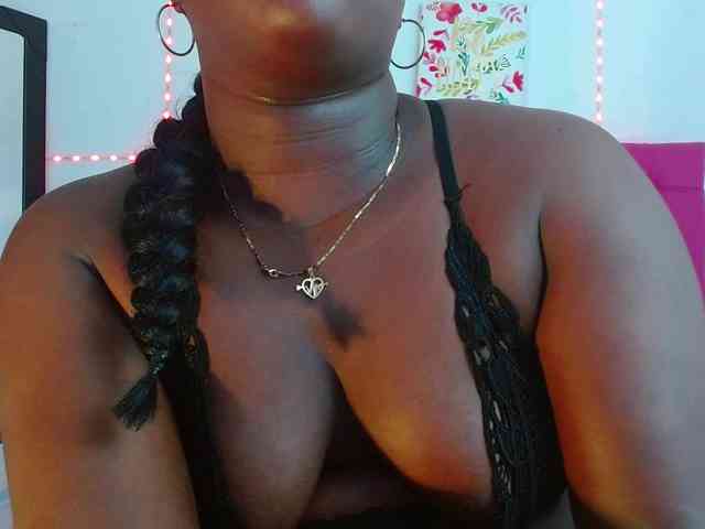bigass-ebony webcam