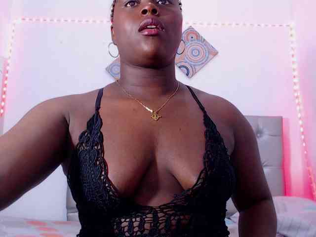 bigass-ebony webcam