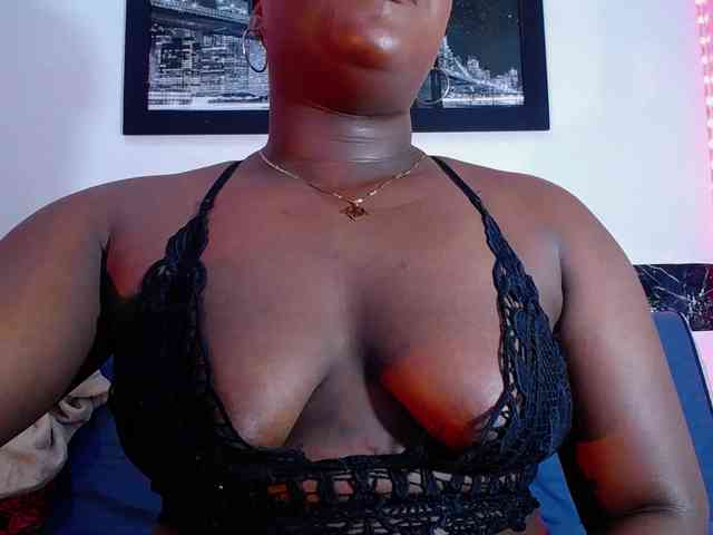 bigass-ebony webcam