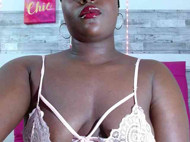 bigass-ebony webcam