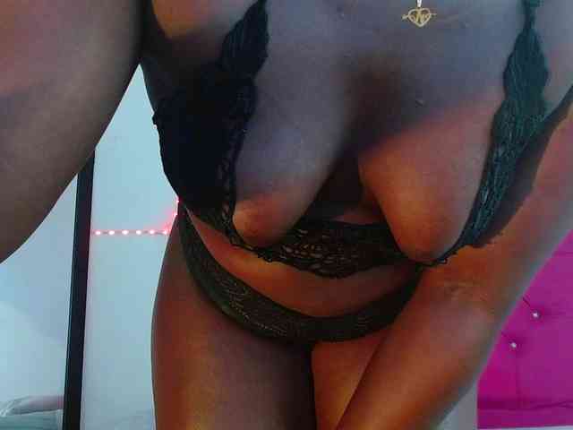 bigass-ebony webcam