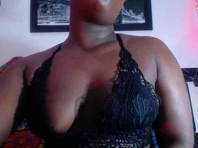 bigass-ebony webcam