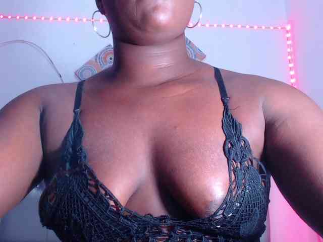 bigass-ebony webcam