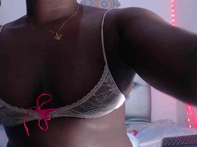 bigass-ebony webcam