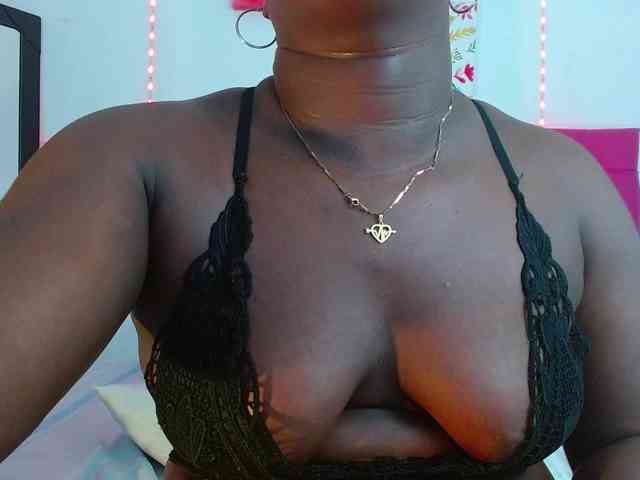 bigass-ebony webcam