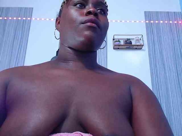 bigass-ebony webcam