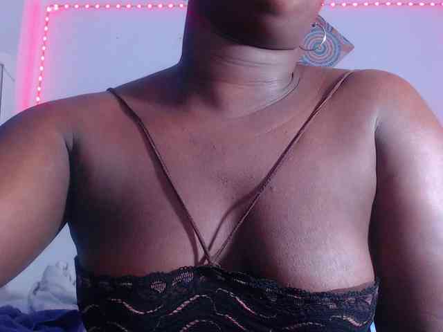 bigass-ebony webcam
