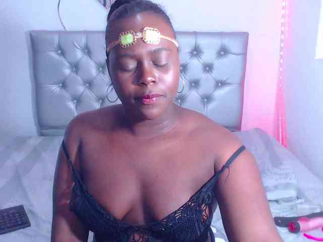 bigass-ebony webcam