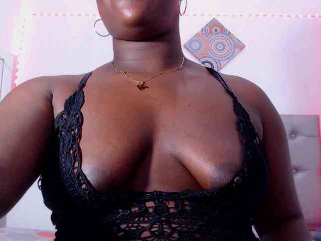 bigass-ebony webcam