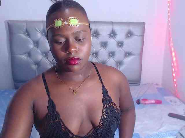bigass-ebony webcam