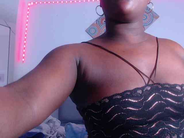 bigass-ebony webcam