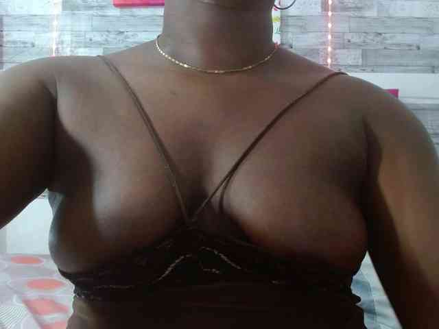 bigass-ebony webcam