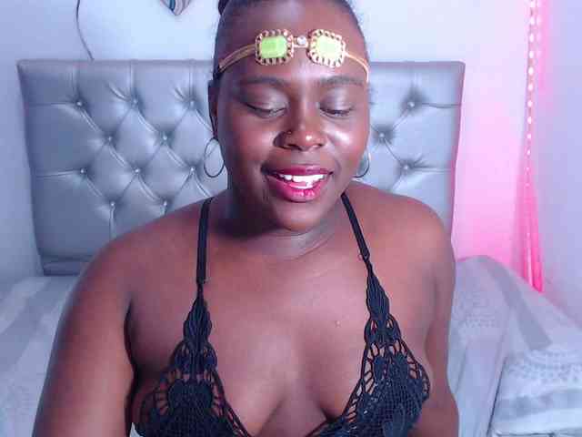 bigass-ebony webcam